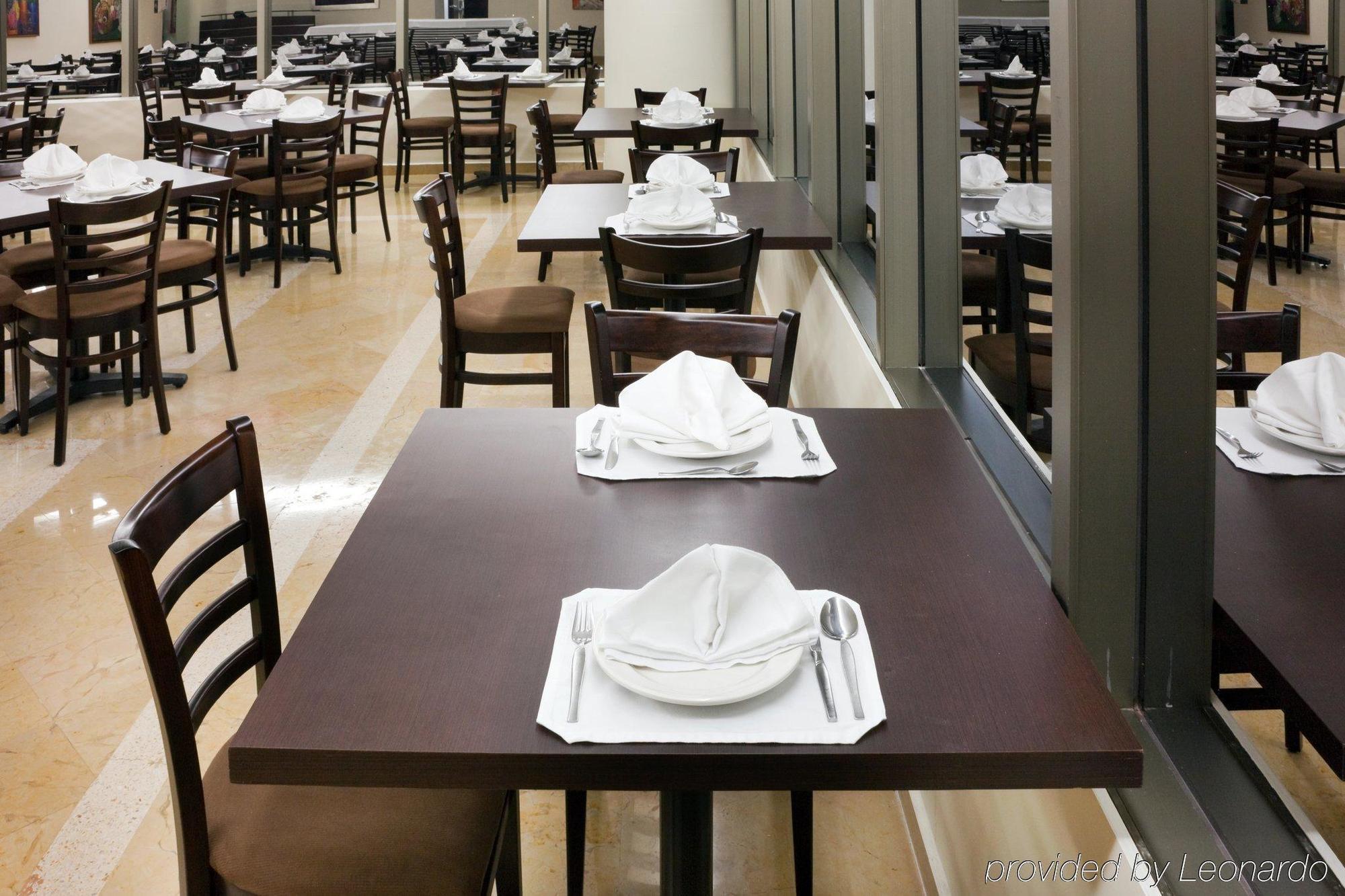Hotel & Medica Sur By Ihg 4*